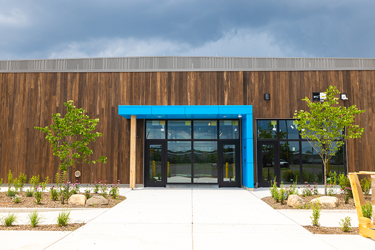 Amazon-DII5 Delivery Station-Exterior 7-Photo Credit Amazon_web